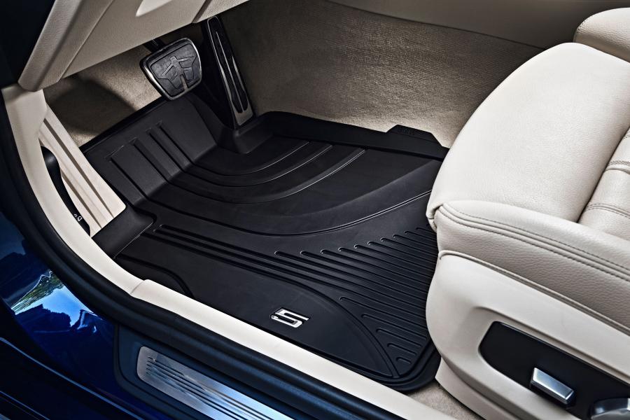 Детали интерьера BMW 530d xDrive Touring M Sport 2017 года  (WW) (фото 70 из 78)